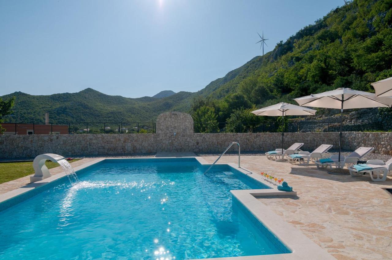Villa Elin Seoca ภายนอก รูปภาพ