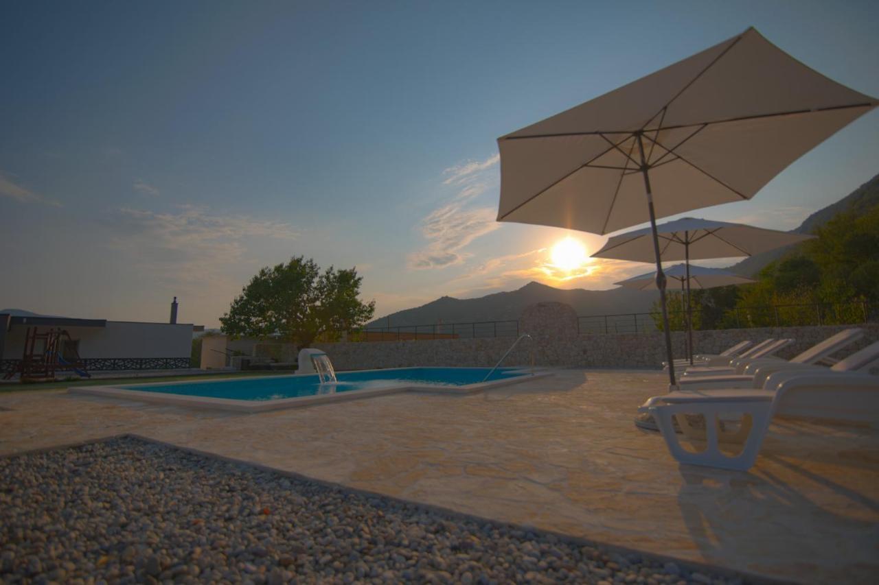 Villa Elin Seoca ภายนอก รูปภาพ