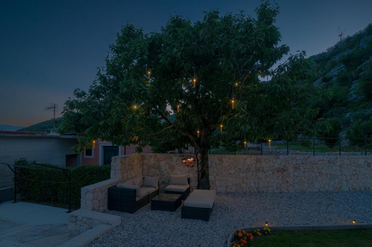 Villa Elin Seoca ภายนอก รูปภาพ